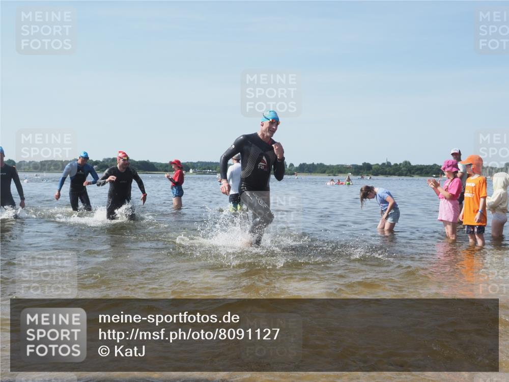 22.06.2025 - Viking Triathlon KatJ http://msf.ph/oto/8091127 22.06.2025 10:27:08 Schwimmen 52, 81, 145, 288, 623 meine-sportfotos.de