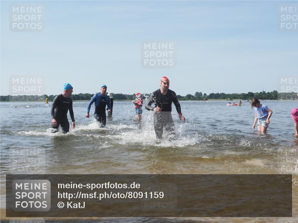 22.06.2025 - Viking Triathlon KatJ http://msf.ph/oto/8091159 22.06.2025 10:27:10 Schwimmen 52, 81, 145, 623 meine-sportfotos.de