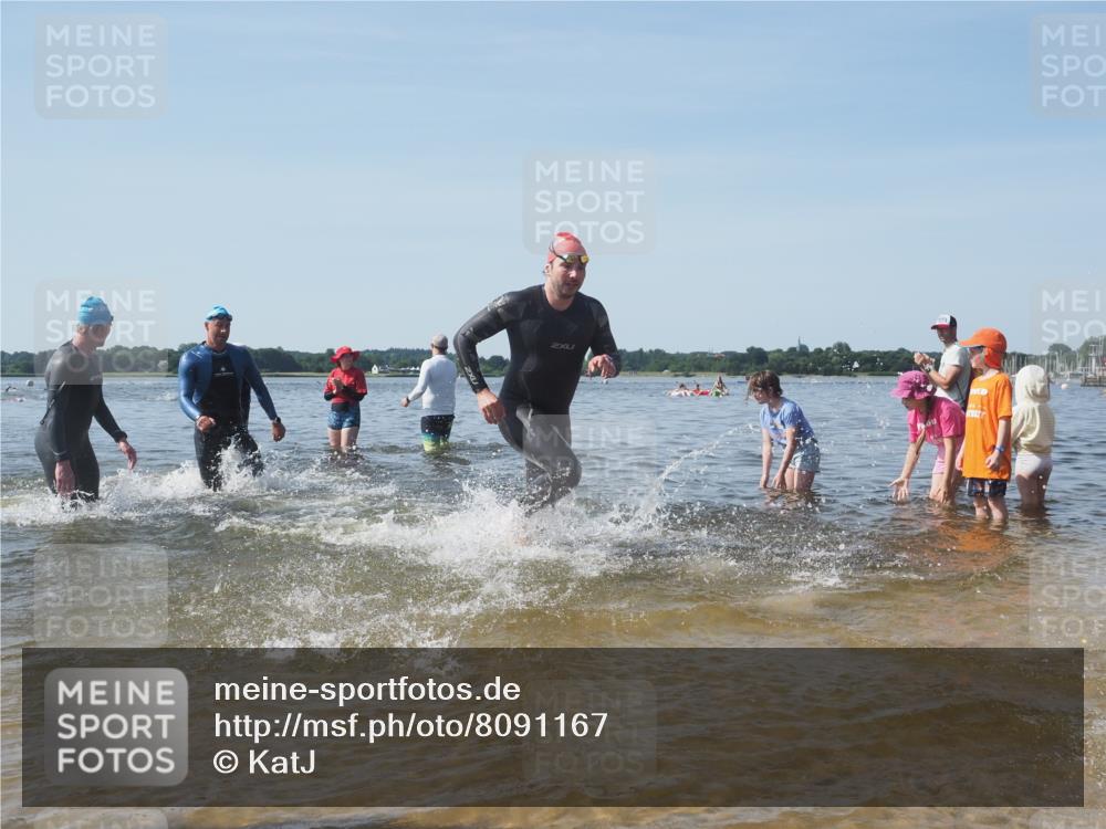 22.06.2025 - Viking Triathlon KatJ http://msf.ph/oto/8091167 22.06.2025 10:27:10 Schwimmen 52, 81, 145, 623 meine-sportfotos.de
