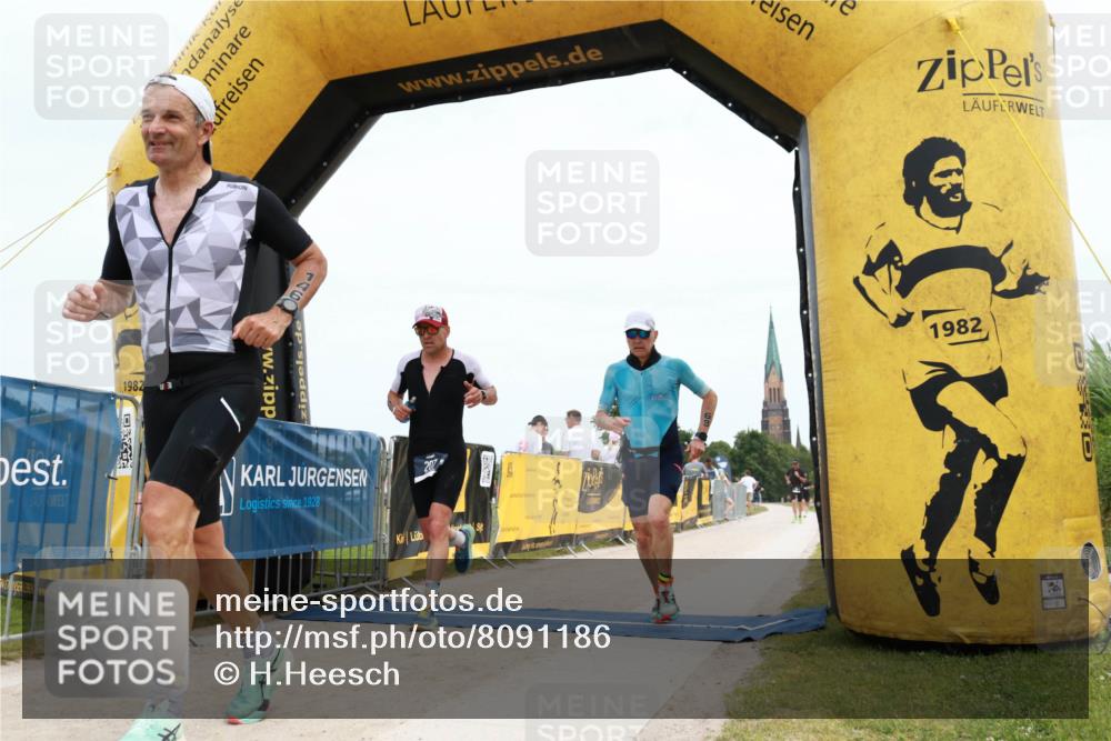 22.06.2025 - Viking Triathlon H.Heesch http://msf.ph/oto/8091186 22.06.2025 13:42:42 Laufen 68, 146, 207, 323 meine-sportfotos.de