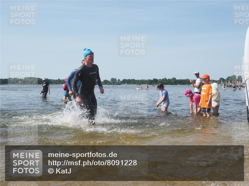 22.06.2025 - Viking Triathlon KatJ http://msf.ph/oto/8091228 22.06.2025 10:27:12 Schwimmen 52, 81, 145, 623 meine-sportfotos.de