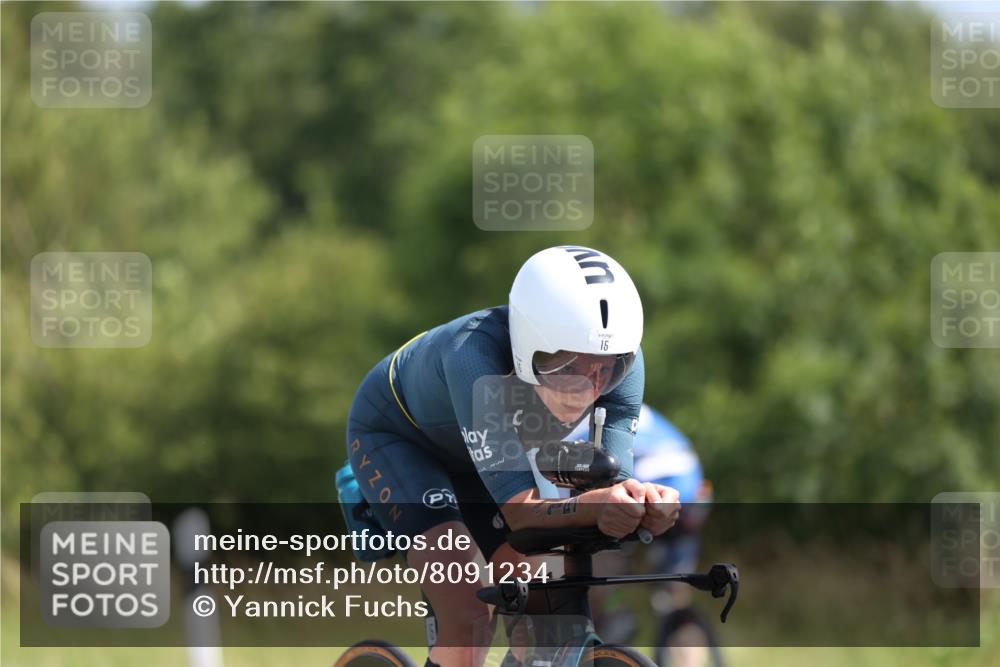 22.06.2025 - Viking Triathlon Yannick Fuchs http://msf.ph/oto/8091234 22.06.2025 11:09:09 Radfahren 15, 66, 159, 186, 199, 272, 327, 369, 447, 621, 627 meine-sportfotos.de