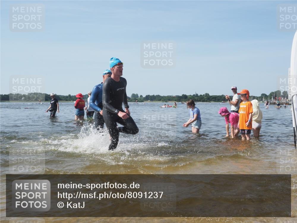 22.06.2025 - Viking Triathlon KatJ http://msf.ph/oto/8091237 22.06.2025 10:27:12 Schwimmen 52, 81, 145, 623 meine-sportfotos.de