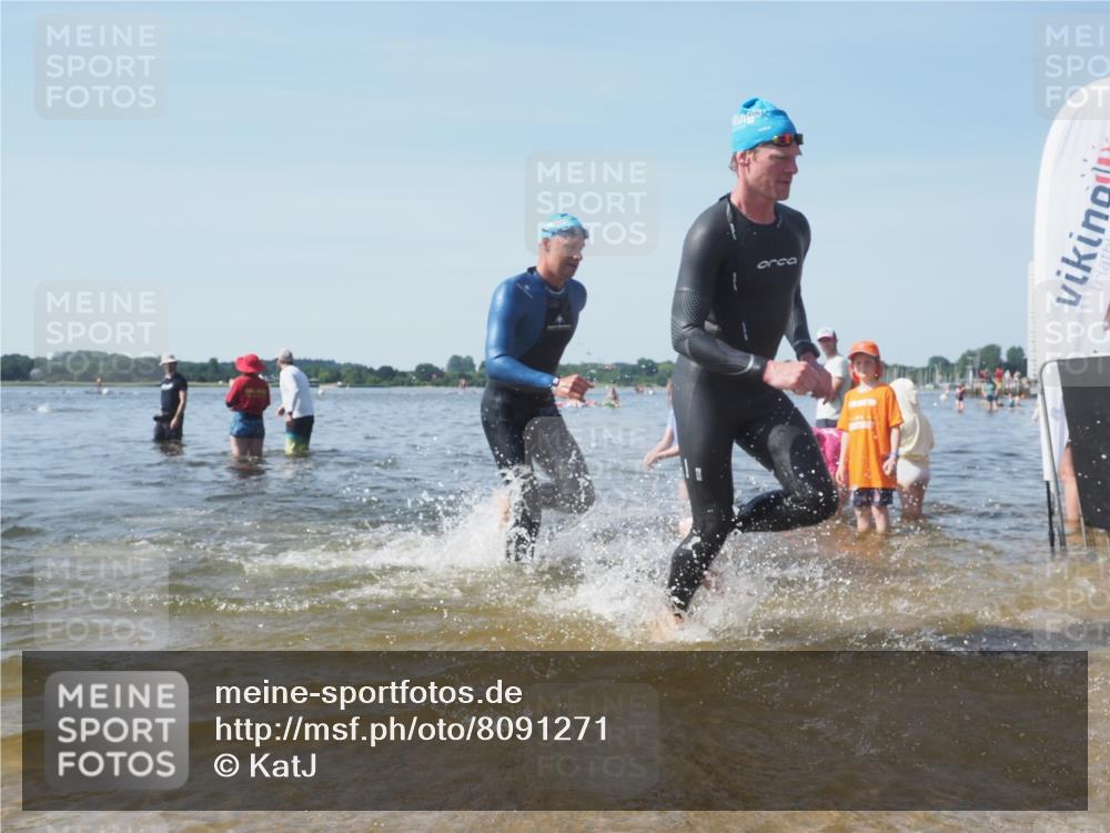 22.06.2025 - Viking Triathlon KatJ http://msf.ph/oto/8091271 22.06.2025 10:27:13 Schwimmen 52, 81, 623 meine-sportfotos.de