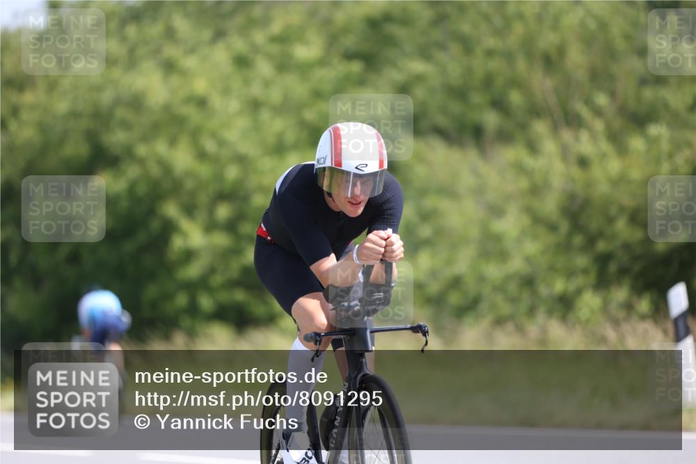 22.06.2025 - Viking Triathlon Yannick Fuchs http://msf.ph/oto/8091295 22.06.2025 11:09:37 Radfahren 145, 176, 368, 423 meine-sportfotos.de