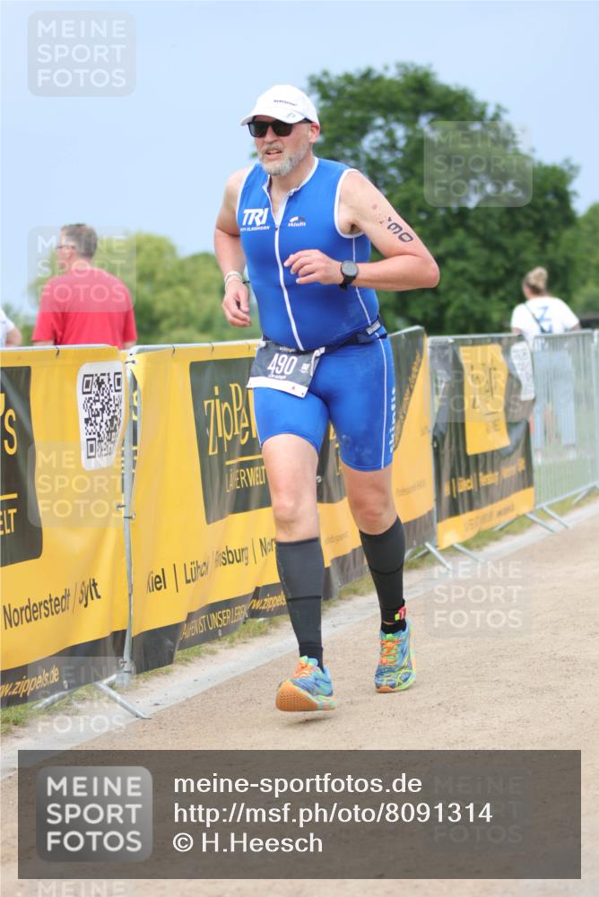 22.06.2025 - Viking Triathlon H.Heesch http://msf.ph/oto/8091314 22.06.2025 17:01:36 Laufen 490 meine-sportfotos.de