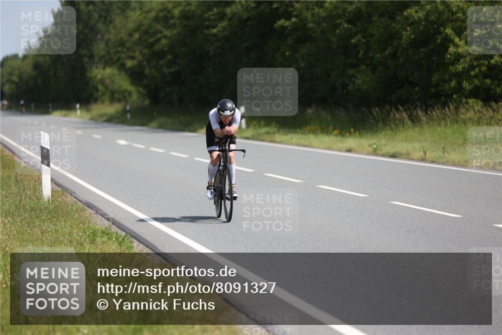 22.06.2025 - Viking Triathlon Yannick Fuchs http://msf.ph/oto/8091327 22.06.2025 11:10:17 Radfahren 393, 647 meine-sportfotos.de