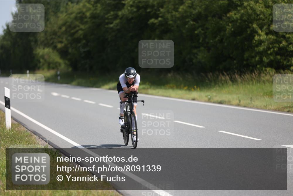 22.06.2025 - Viking Triathlon Yannick Fuchs http://msf.ph/oto/8091339 22.06.2025 11:10:17 Radfahren 393, 647 meine-sportfotos.de