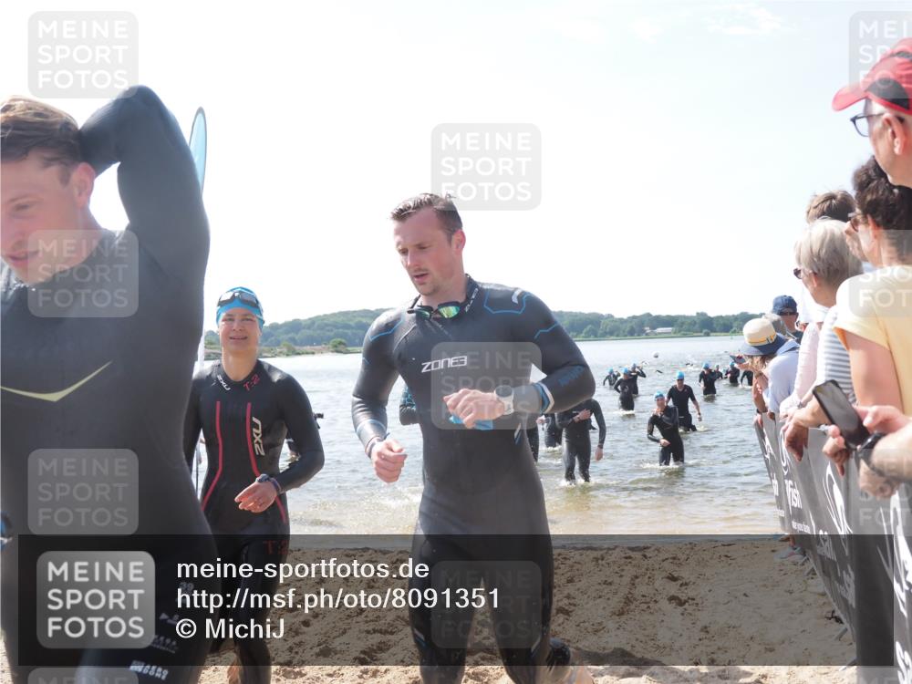 22.06.2025 - Viking Triathlon MichiJ http://msf.ph/oto/8091351 22.06.2025 10:38:37 Schwimmen 22, 85, 156, 164, 215, 269, 315, 327, 398, 419, 428, 509, 601, 603, 659 meine-sportfotos.de