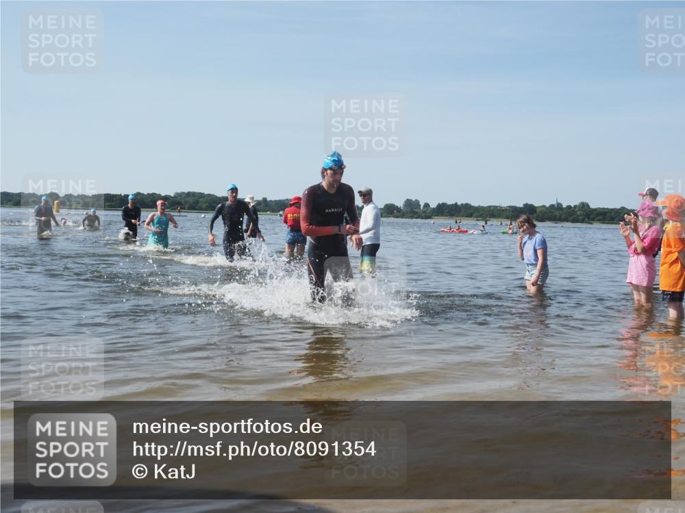22.06.2025 - Viking Triathlon KatJ http://msf.ph/oto/8091354 22.06.2025 10:27:35 Schwimmen 1, 176, 272, 286, 611 meine-sportfotos.de