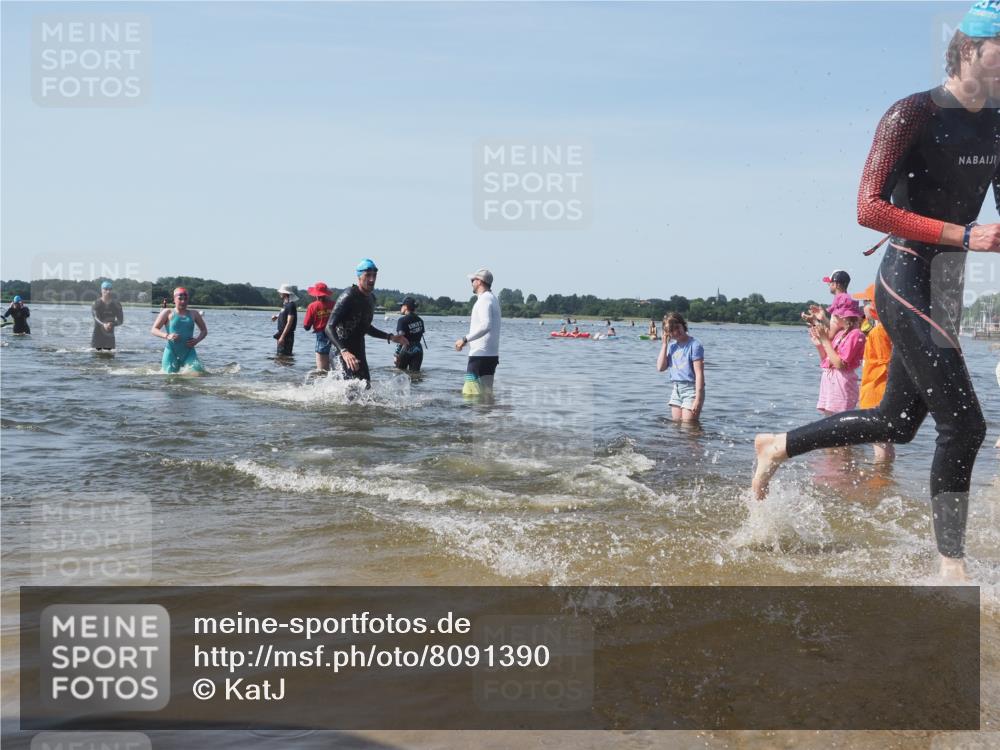 22.06.2025 - Viking Triathlon KatJ http://msf.ph/oto/8091390 22.06.2025 10:27:36 Schwimmen 1, 176, 272, 286, 611 meine-sportfotos.de