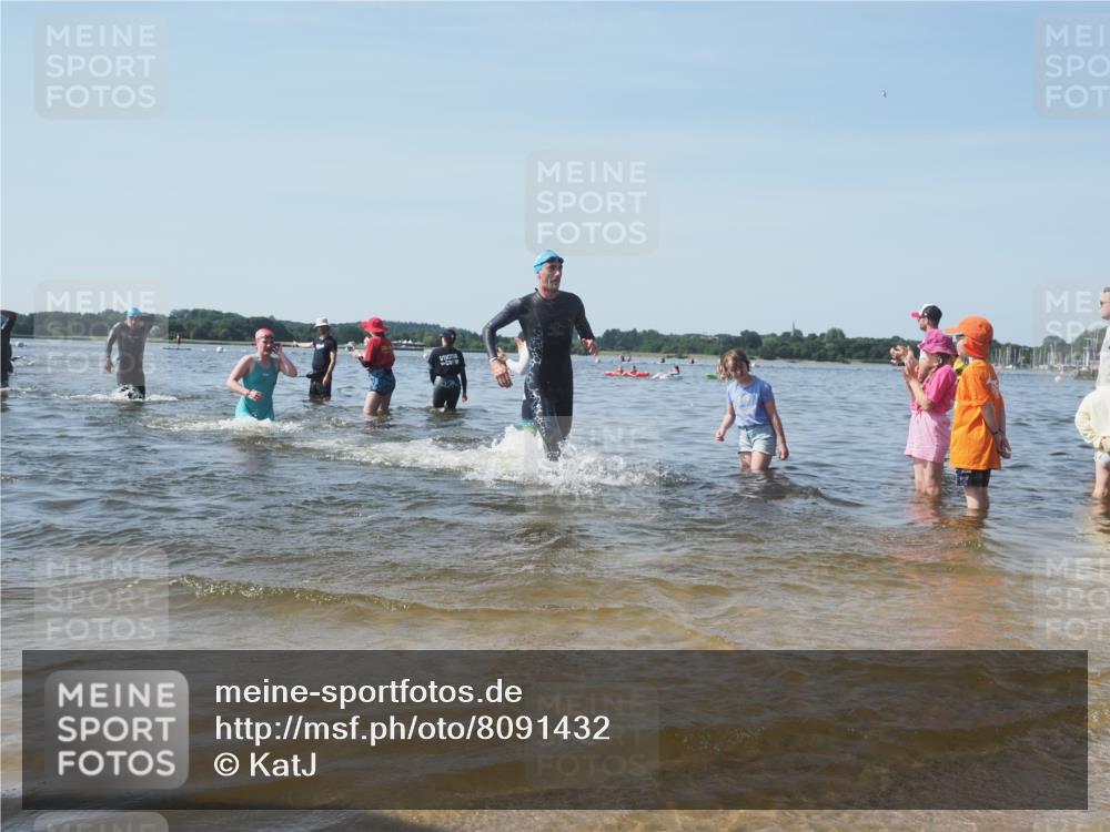 22.06.2025 - Viking Triathlon KatJ http://msf.ph/oto/8091432 22.06.2025 10:27:37 Schwimmen 1, 176, 272, 286, 611 meine-sportfotos.de