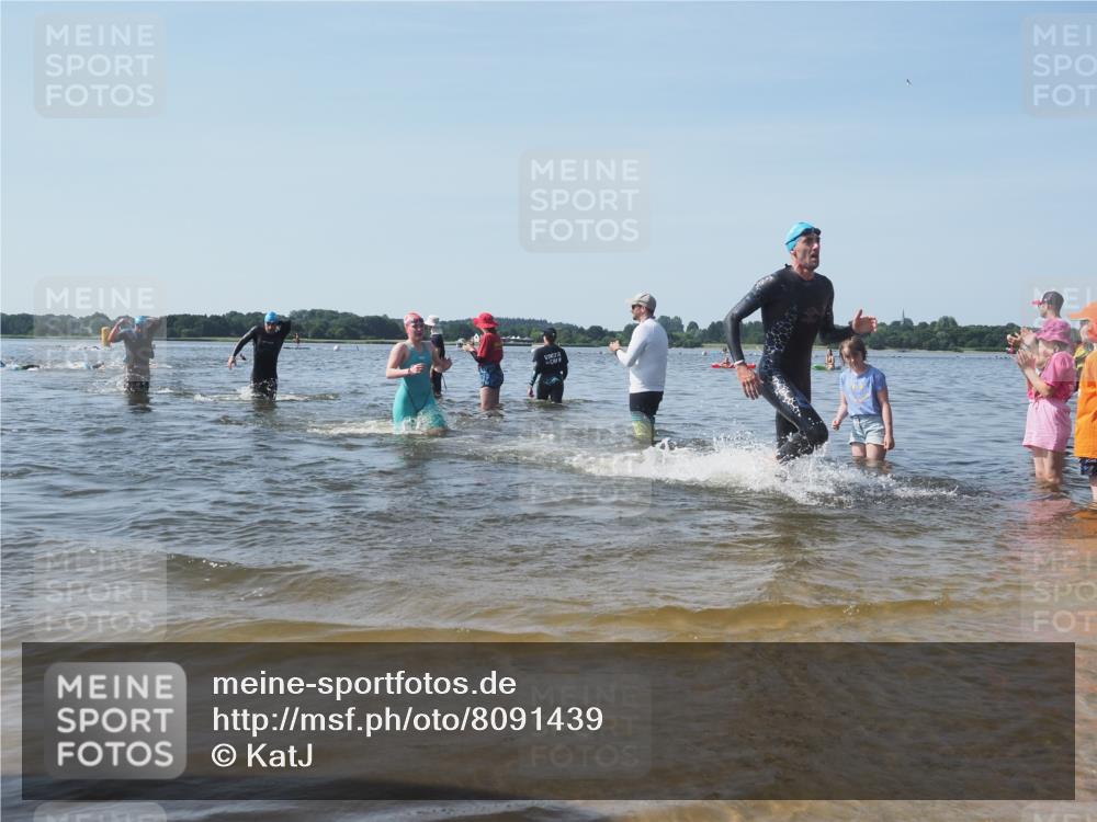 22.06.2025 - Viking Triathlon KatJ http://msf.ph/oto/8091439 22.06.2025 10:27:38 Schwimmen 1, 176, 230, 272, 286, 611 meine-sportfotos.de