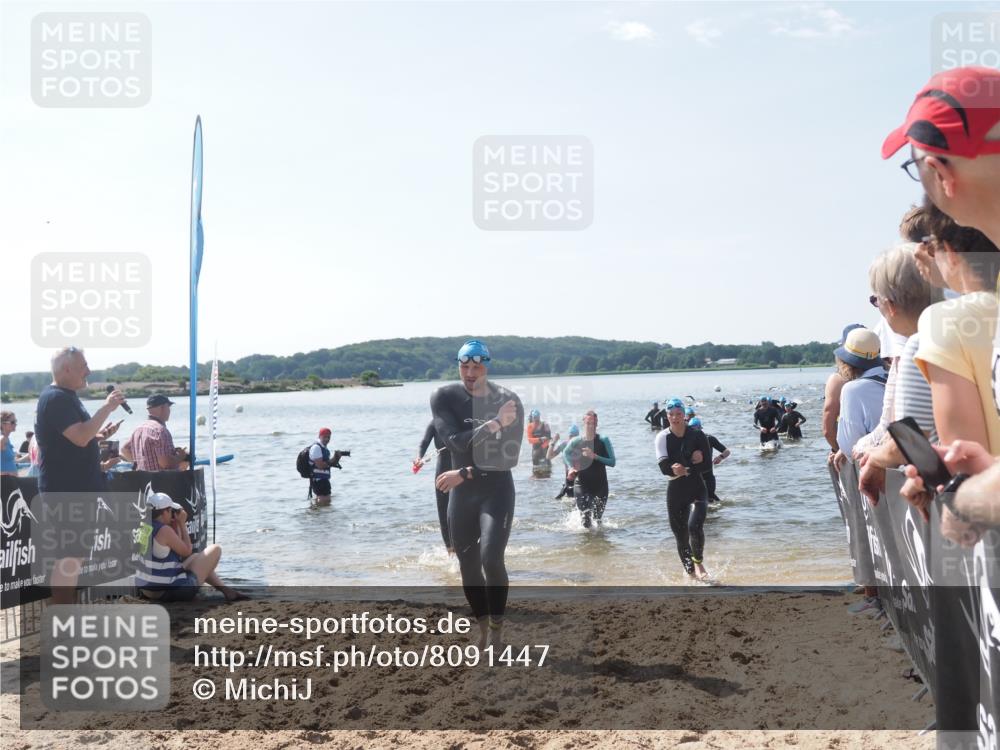 22.06.2025 - Viking Triathlon MichiJ http://msf.ph/oto/8091447 22.06.2025 10:38:41 Schwimmen 22, 85, 135, 156, 164, 211, 215, 315, 327, 419, 601, 603, 659 meine-sportfotos.de