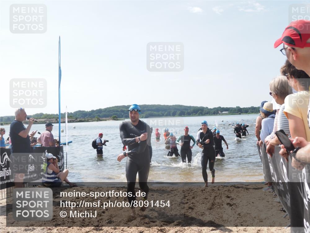 22.06.2025 - Viking Triathlon MichiJ http://msf.ph/oto/8091454 22.06.2025 10:38:41 Schwimmen 22, 85, 135, 156, 164, 211, 215, 315, 327, 419, 601, 603, 659 meine-sportfotos.de