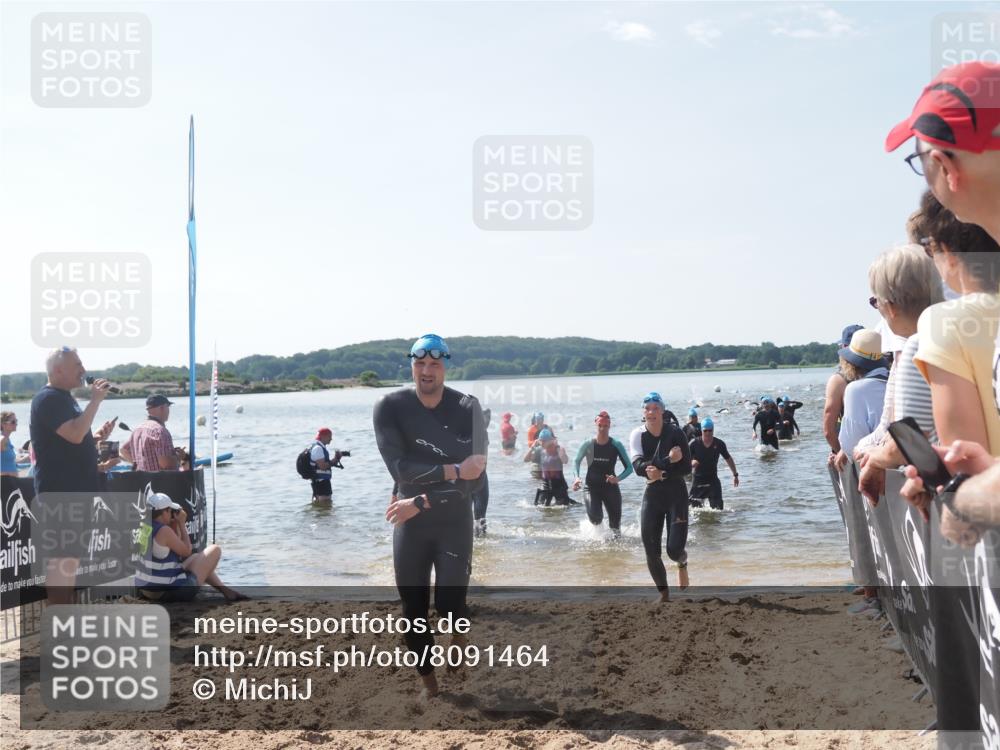 22.06.2025 - Viking Triathlon MichiJ http://msf.ph/oto/8091464 22.06.2025 10:38:41 Schwimmen 22, 85, 135, 156, 164, 211, 215, 315, 327, 419, 601, 603, 659 meine-sportfotos.de