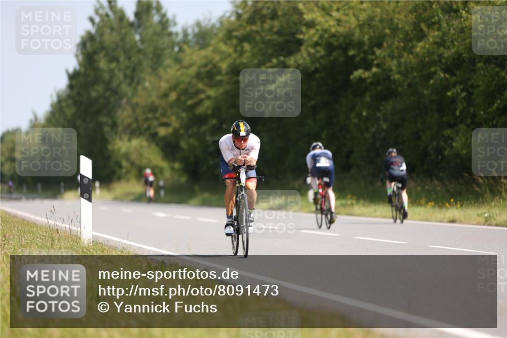 22.06.2025 - Viking Triathlon Yannick Fuchs http://msf.ph/oto/8091473 22.06.2025 11:10:52 Radfahren 329, 346, 637 meine-sportfotos.de