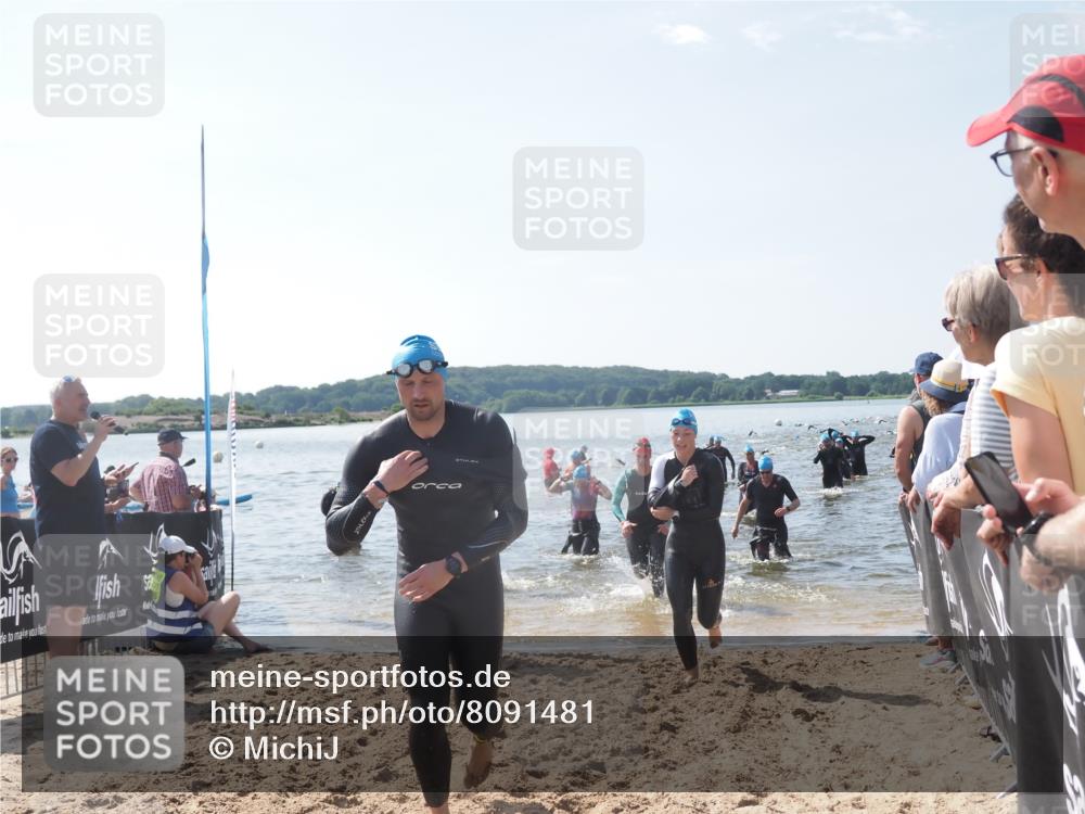 22.06.2025 - Viking Triathlon MichiJ http://msf.ph/oto/8091481 22.06.2025 10:38:42 Schwimmen 22, 85, 135, 156, 164, 211, 215, 315, 327, 336, 419, 601, 659 meine-sportfotos.de