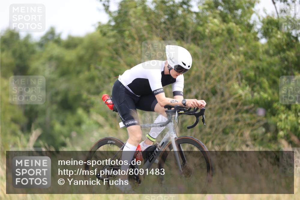 22.06.2025 - Viking Triathlon Yannick Fuchs http://msf.ph/oto/8091483 22.06.2025 13:28:18 Radfahren 97, 425 meine-sportfotos.de