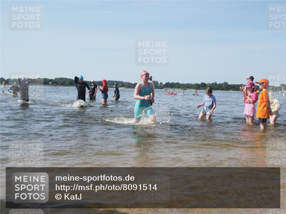 22.06.2025 - Viking Triathlon KatJ http://msf.ph/oto/8091514 22.06.2025 10:27:40 Schwimmen 1, 176, 198, 230, 272, 534, 611 meine-sportfotos.de