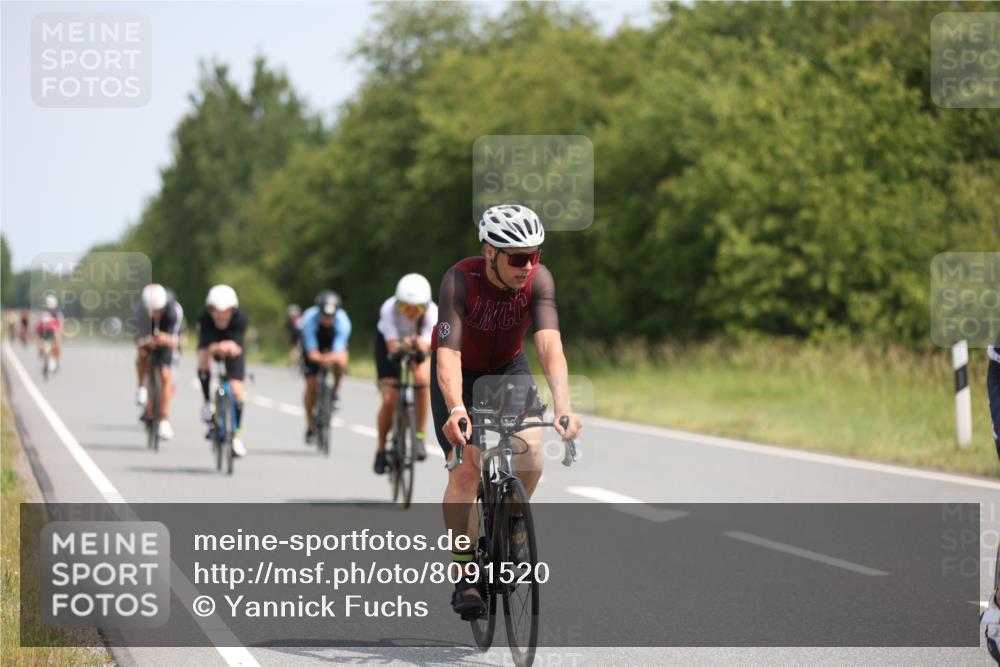 22.06.2025 - Viking Triathlon Yannick Fuchs http://msf.ph/oto/8091520 22.06.2025 11:53:46 Radfahren 4, 13, 173, 288, 309, 340, 359, 444, 458, 462, 472, 604 meine-sportfotos.de
