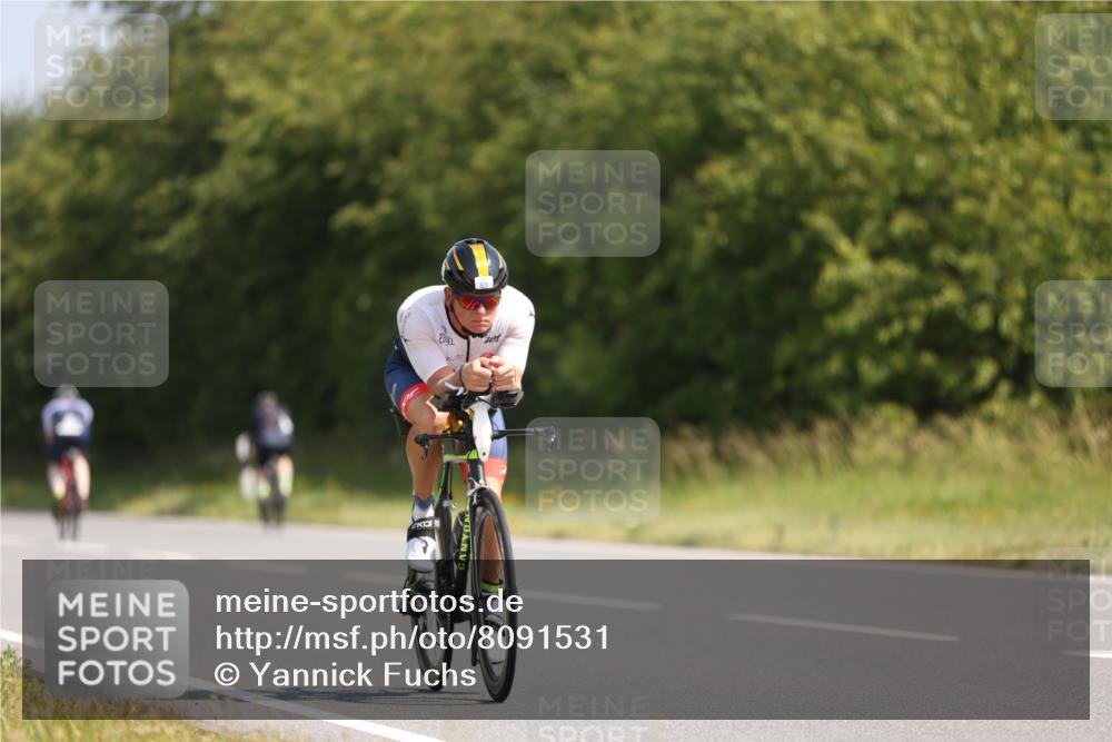 22.06.2025 - Viking Triathlon Yannick Fuchs http://msf.ph/oto/8091531 22.06.2025 11:10:53 Radfahren 329, 346, 637 meine-sportfotos.de