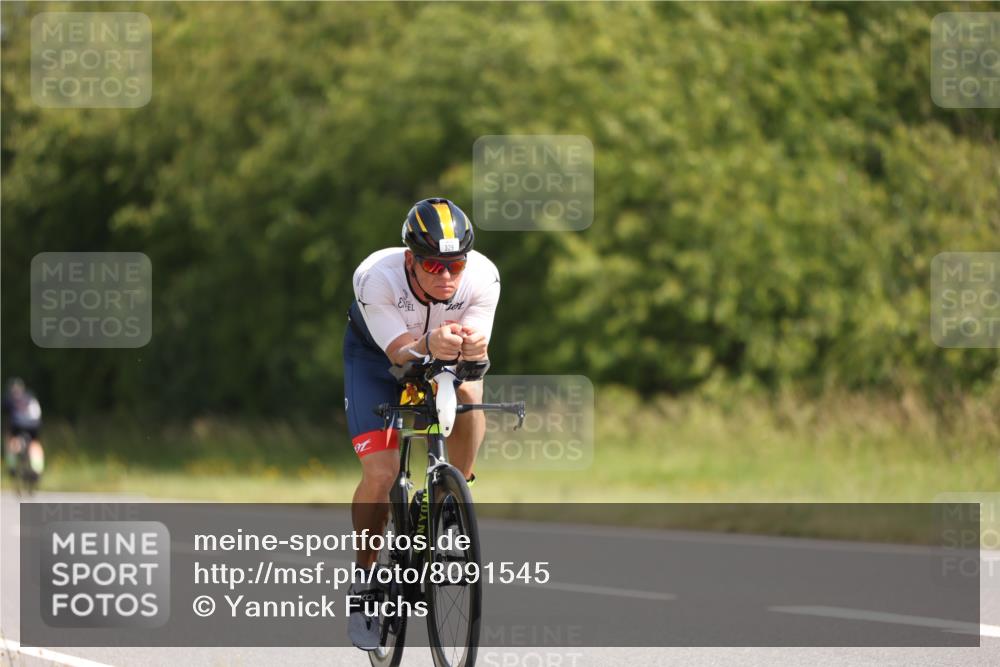 22.06.2025 - Viking Triathlon Yannick Fuchs http://msf.ph/oto/8091545 22.06.2025 11:10:54 Radfahren 329, 346, 637 meine-sportfotos.de