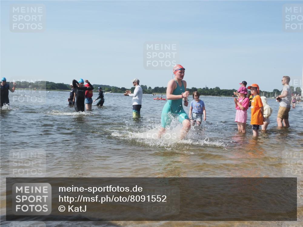 22.06.2025 - Viking Triathlon KatJ http://msf.ph/oto/8091552 22.06.2025 10:27:41 Schwimmen 1, 176, 198, 230, 272, 534, 611 meine-sportfotos.de