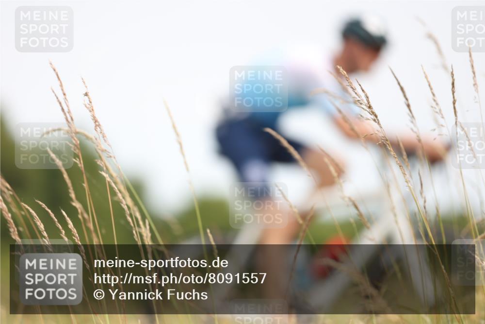 22.06.2025 - Viking Triathlon Yannick Fuchs http://msf.ph/oto/8091557 22.06.2025 13:28:33 Radfahren 26, 240, 321, 640 meine-sportfotos.de