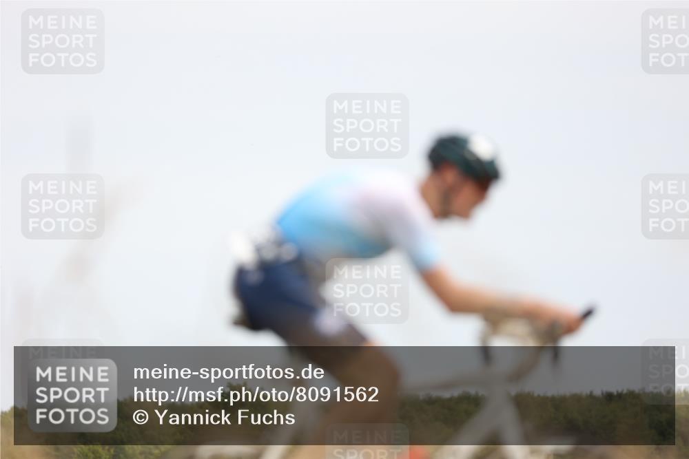 22.06.2025 - Viking Triathlon Yannick Fuchs http://msf.ph/oto/8091562 22.06.2025 13:28:33 Radfahren 26, 240, 321, 640 meine-sportfotos.de