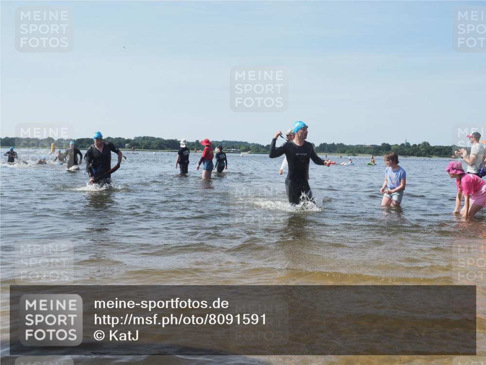 22.06.2025 - Viking Triathlon KatJ http://msf.ph/oto/8091591 22.06.2025 10:27:43 Schwimmen 1, 176, 198, 230, 534, 611 meine-sportfotos.de