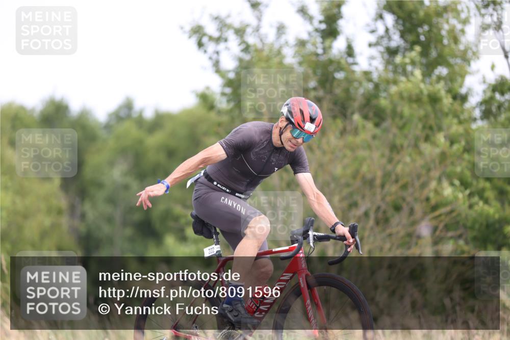 22.06.2025 - Viking Triathlon Yannick Fuchs http://msf.ph/oto/8091596 22.06.2025 13:29:07 Radfahren 48, 76, 222 meine-sportfotos.de