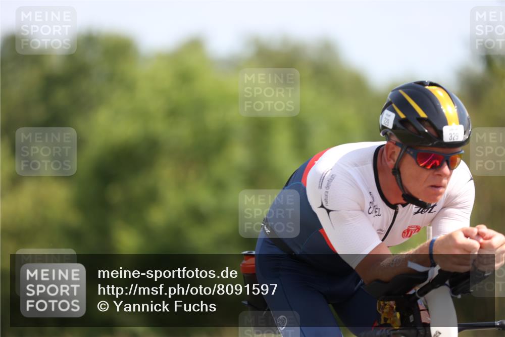 22.06.2025 - Viking Triathlon Yannick Fuchs http://msf.ph/oto/8091597 22.06.2025 11:10:55 Radfahren 329, 346, 637 meine-sportfotos.de