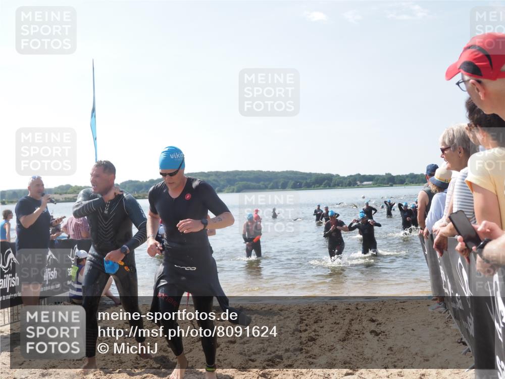 22.06.2025 - Viking Triathlon MichiJ http://msf.ph/oto/8091624 22.06.2025 10:38:48 Schwimmen 26, 40, 57, 85, 135, 164, 210, 211, 215, 315, 327, 336 meine-sportfotos.de