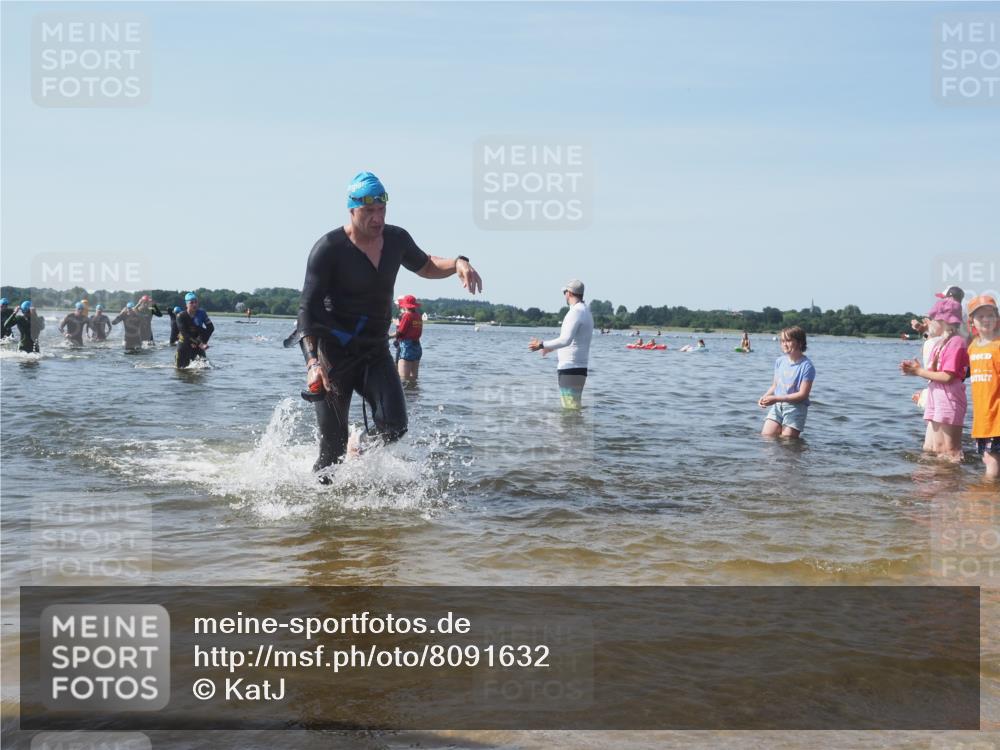 22.06.2025 - Viking Triathlon KatJ http://msf.ph/oto/8091632 22.06.2025 10:27:47 Schwimmen 1, 90, 176, 198, 230, 289, 534, 616 meine-sportfotos.de