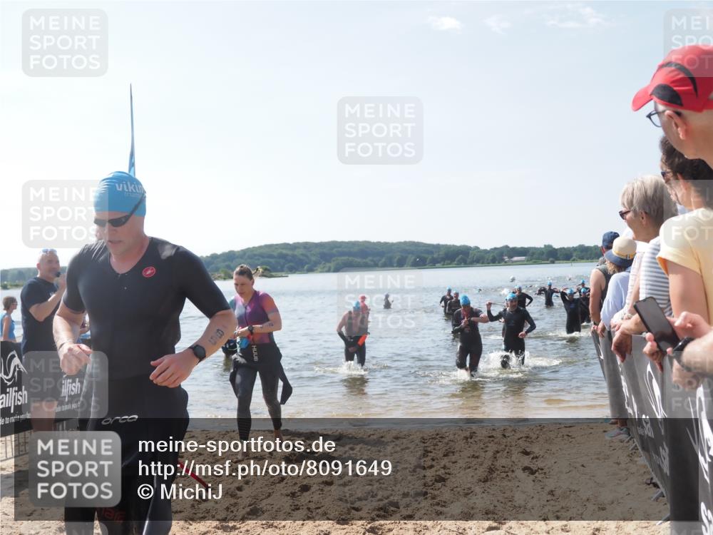 22.06.2025 - Viking Triathlon MichiJ http://msf.ph/oto/8091649 22.06.2025 10:38:49 Schwimmen 26, 40, 57, 85, 135, 164, 210, 211, 215, 315, 327, 336, 416 meine-sportfotos.de