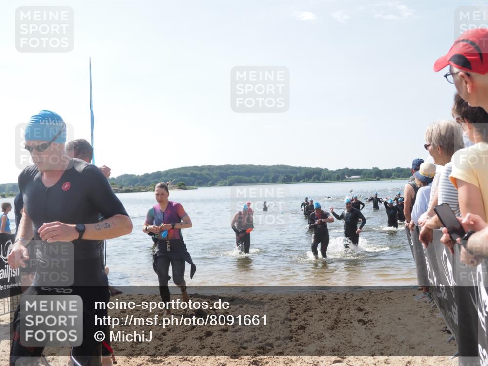 22.06.2025 - Viking Triathlon MichiJ http://msf.ph/oto/8091661 22.06.2025 10:38:49 Schwimmen 26, 40, 57, 85, 135, 164, 210, 211, 215, 315, 327, 336, 416 meine-sportfotos.de