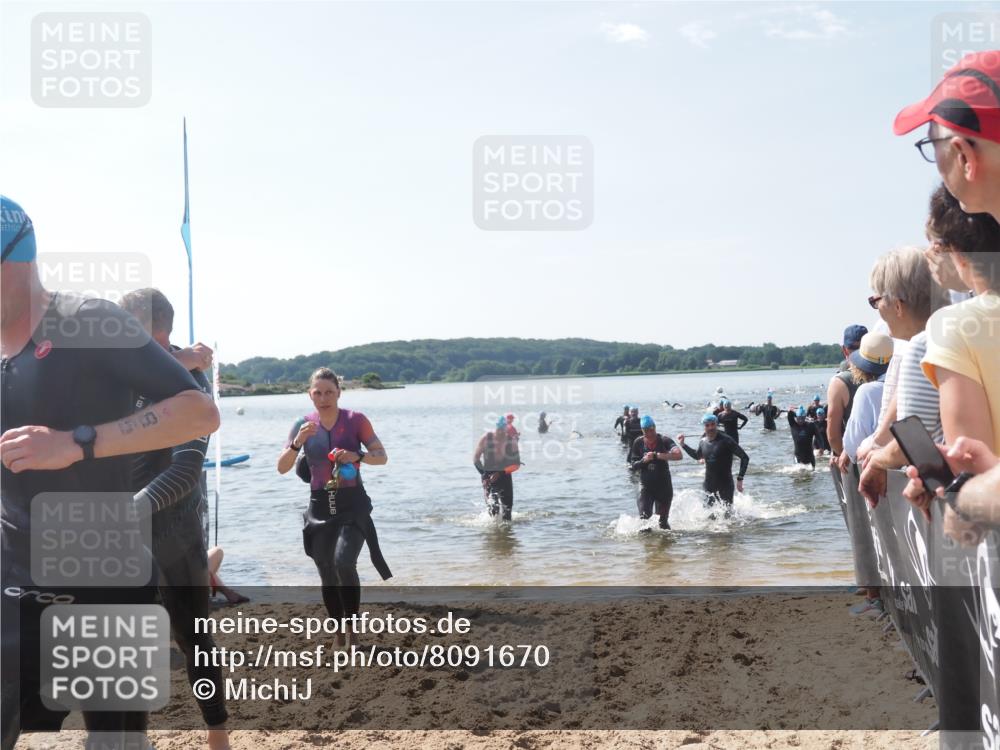22.06.2025 - Viking Triathlon MichiJ http://msf.ph/oto/8091670 22.06.2025 10:38:49 Schwimmen 26, 40, 57, 85, 135, 164, 210, 211, 215, 315, 327, 336, 416 meine-sportfotos.de