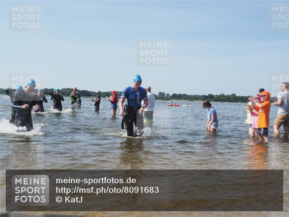 22.06.2025 - Viking Triathlon KatJ http://msf.ph/oto/8091683 22.06.2025 10:27:55 Schwimmen 14, 90, 178, 196, 198, 230, 289, 401, 534, 616 meine-sportfotos.de