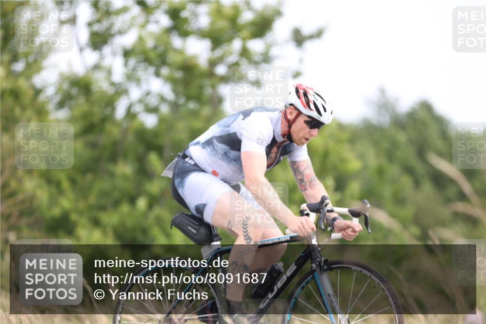 22.06.2025 - Viking Triathlon Yannick Fuchs http://msf.ph/oto/8091687 22.06.2025 13:29:13 Radfahren 48, 76, 222 meine-sportfotos.de