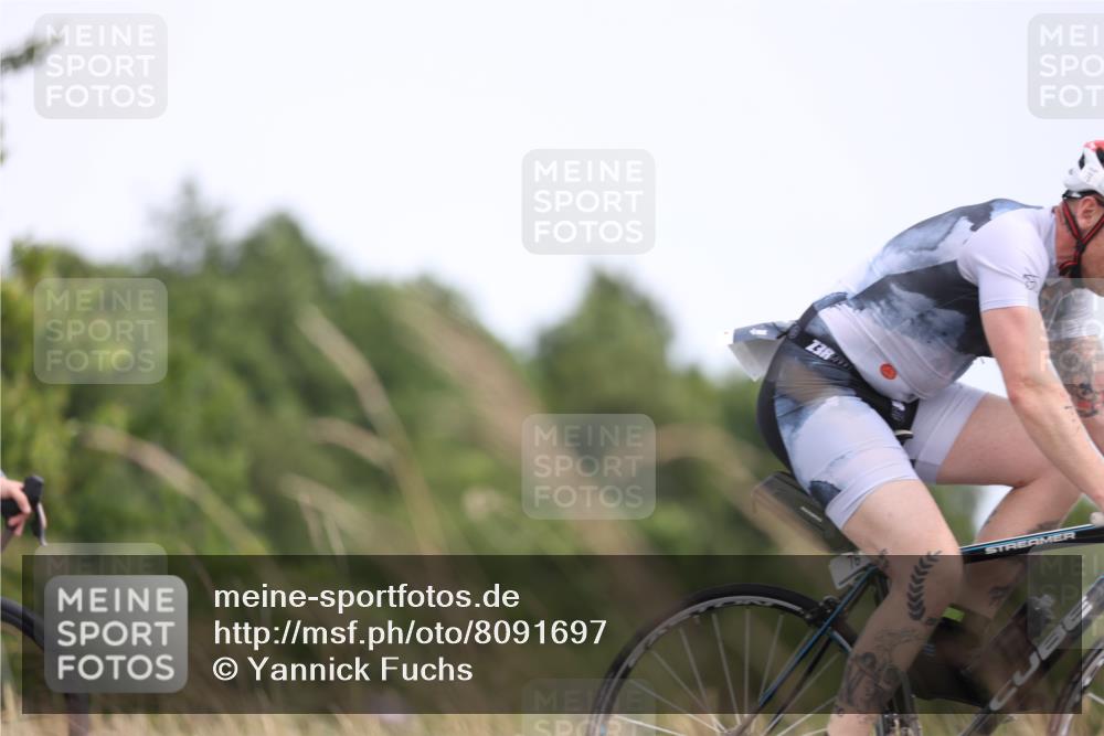 22.06.2025 - Viking Triathlon Yannick Fuchs http://msf.ph/oto/8091697 22.06.2025 13:29:13 Radfahren 48, 76, 222 meine-sportfotos.de