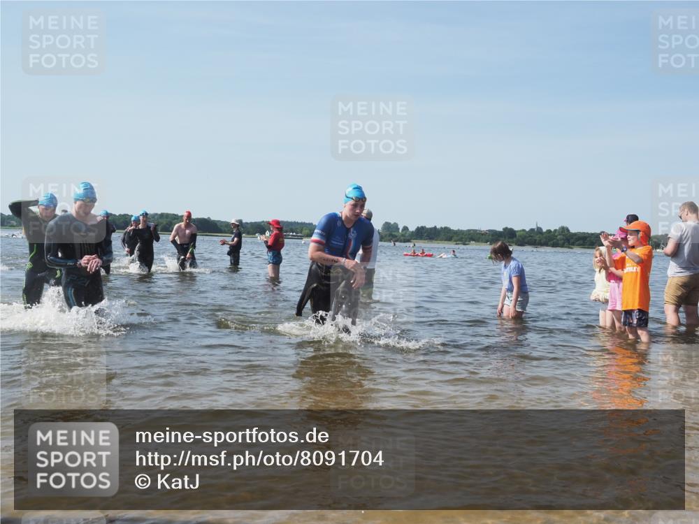 22.06.2025 - Viking Triathlon KatJ http://msf.ph/oto/8091704 22.06.2025 10:27:55 Schwimmen 14, 90, 178, 196, 198, 230, 289, 401, 534, 616 meine-sportfotos.de