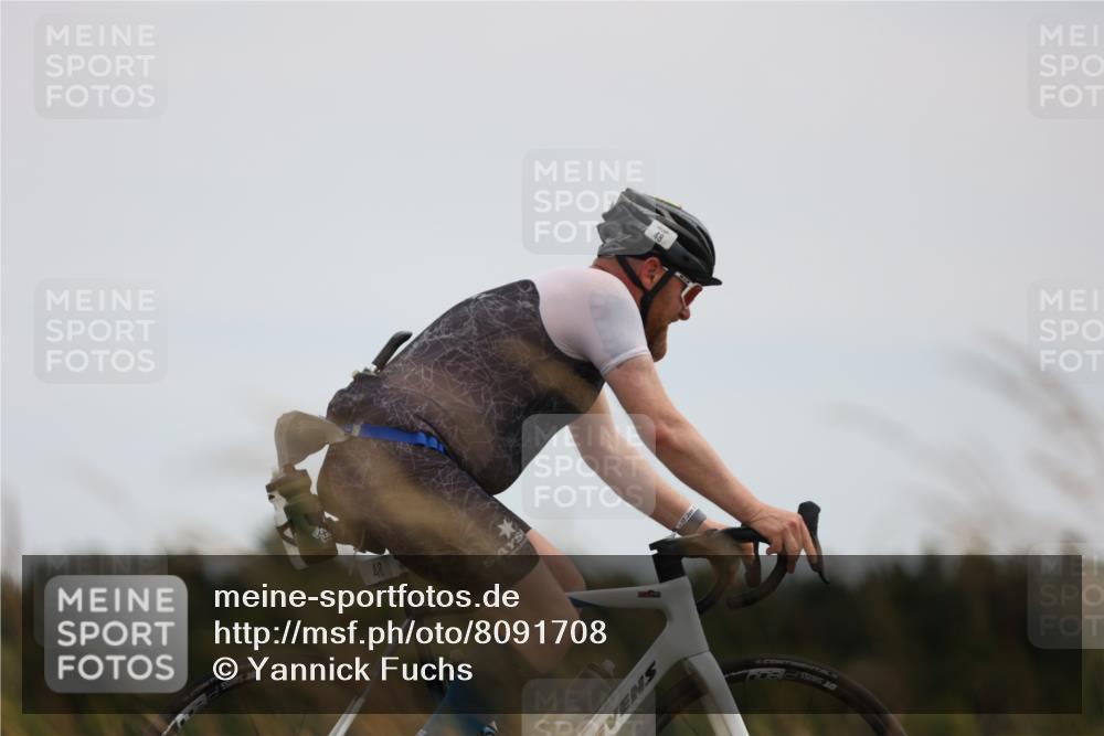 22.06.2025 - Viking Triathlon Yannick Fuchs http://msf.ph/oto/8091708 22.06.2025 13:29:15 Radfahren 48, 76 meine-sportfotos.de