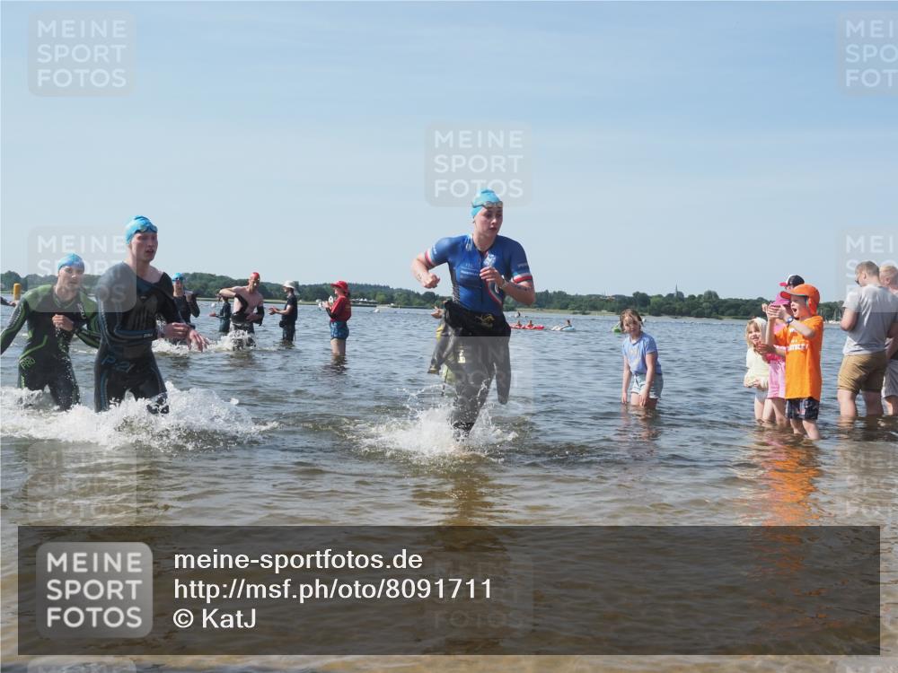 22.06.2025 - Viking Triathlon KatJ http://msf.ph/oto/8091711 22.06.2025 10:27:56 Schwimmen 14, 90, 178, 196, 198, 230, 289, 401, 534, 616 meine-sportfotos.de