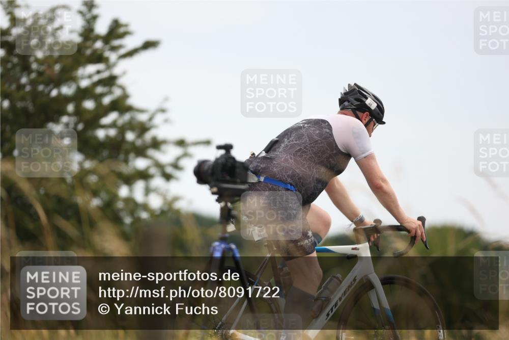 22.06.2025 - Viking Triathlon Yannick Fuchs http://msf.ph/oto/8091722 22.06.2025 13:29:16 Radfahren 48, 76 meine-sportfotos.de