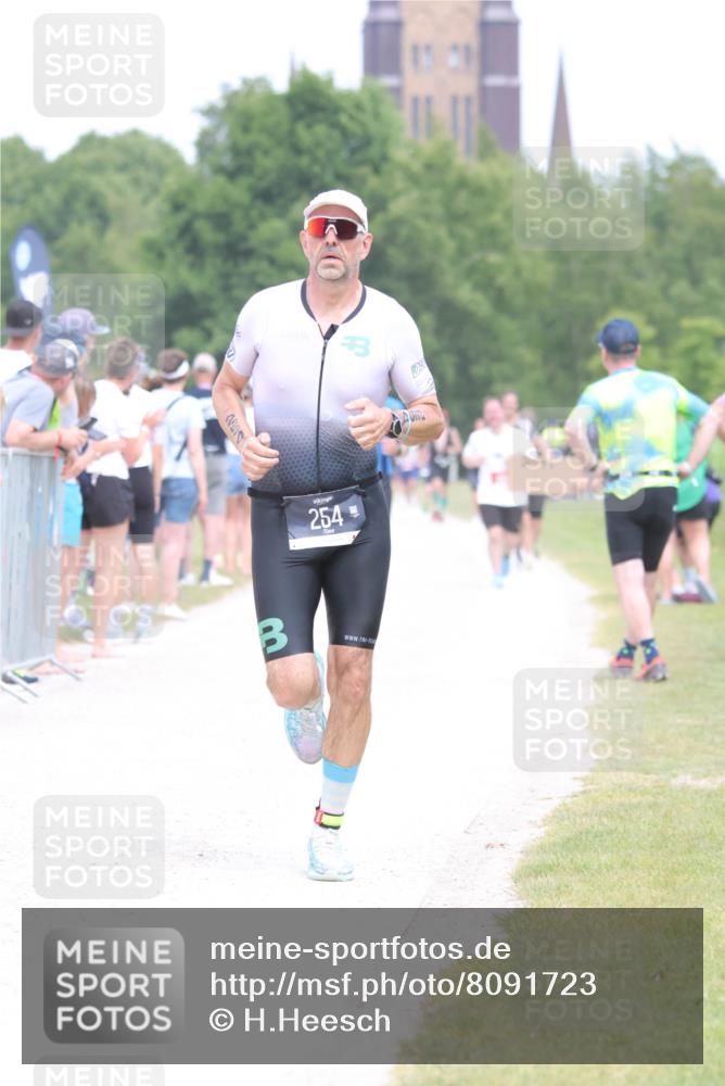 22.06.2025 - Viking Triathlon H.Heesch http://msf.ph/oto/8091723 22.06.2025 15:12:24 Laufen 254, 454 meine-sportfotos.de