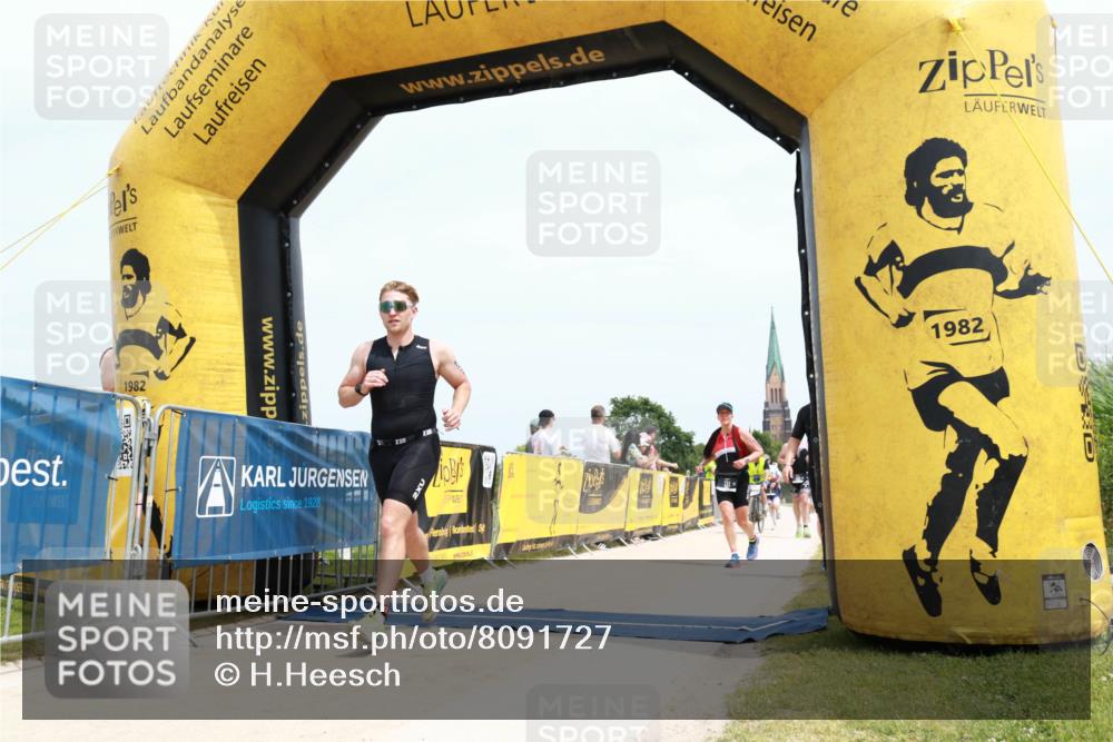 22.06.2025 - Viking Triathlon H.Heesch http://msf.ph/oto/8091727 22.06.2025 13:46:49 Laufen 100, 131, 191, 439, 451, 535 meine-sportfotos.de