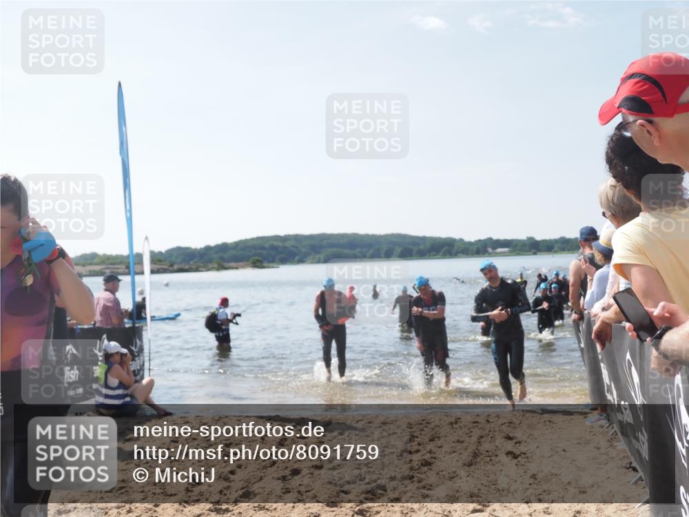 22.06.2025 - Viking Triathlon MichiJ http://msf.ph/oto/8091759 22.06.2025 10:38:51 Schwimmen 26, 40, 57, 135, 164, 185, 210, 211, 315, 327, 336, 408, 416 meine-sportfotos.de
