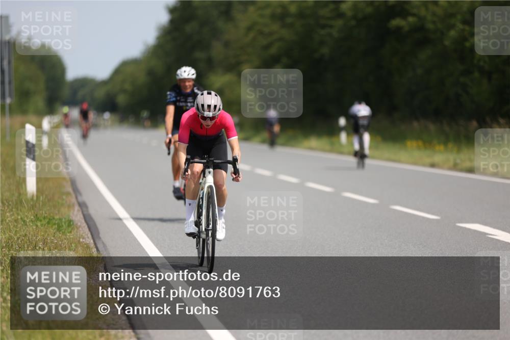 22.06.2025 - Viking Triathlon Yannick Fuchs http://msf.ph/oto/8091763 22.06.2025 11:53:53 Radfahren 4, 115, 159, 181, 288, 359, 444, 472 meine-sportfotos.de