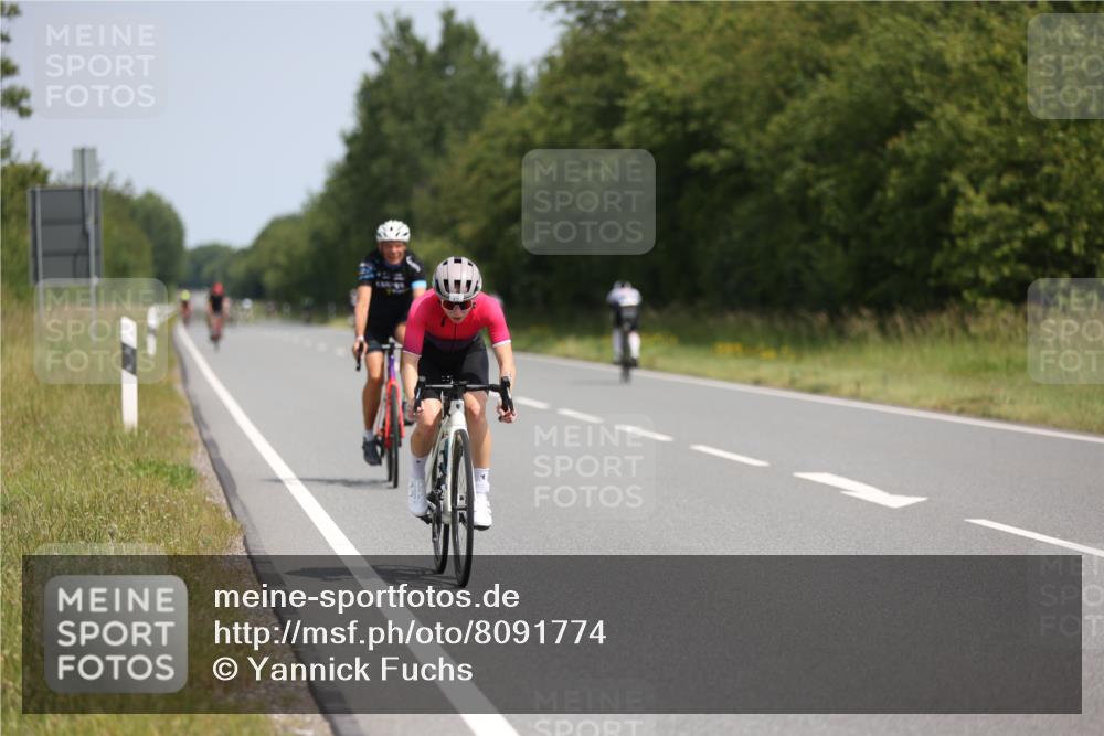 22.06.2025 - Viking Triathlon Yannick Fuchs http://msf.ph/oto/8091774 22.06.2025 11:53:53 Radfahren 4, 115, 159, 181, 288, 359, 444, 472 meine-sportfotos.de
